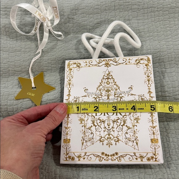 Dior White and Gold Gift Box with Decorative Bag with Star Ornament - Picture 8 of 9